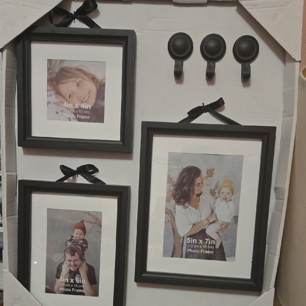 Elegant Black Picture Frame Accents Set
